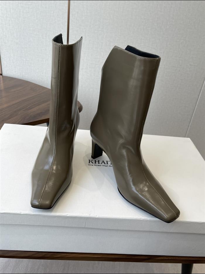 2025112817448569 390